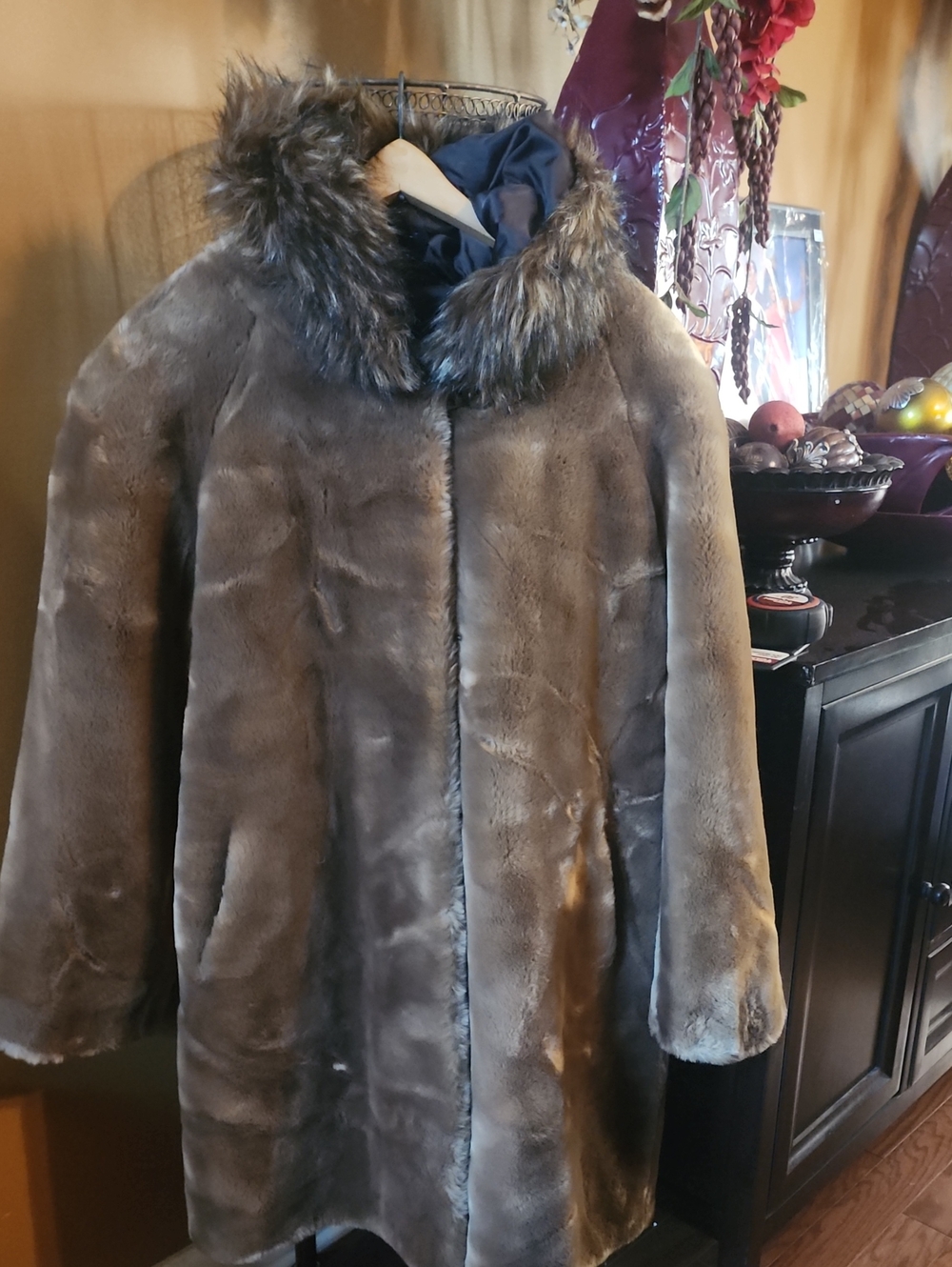 Pamela McCoy Women's Faux Fur Coat with Fur-Trim Hood 1X